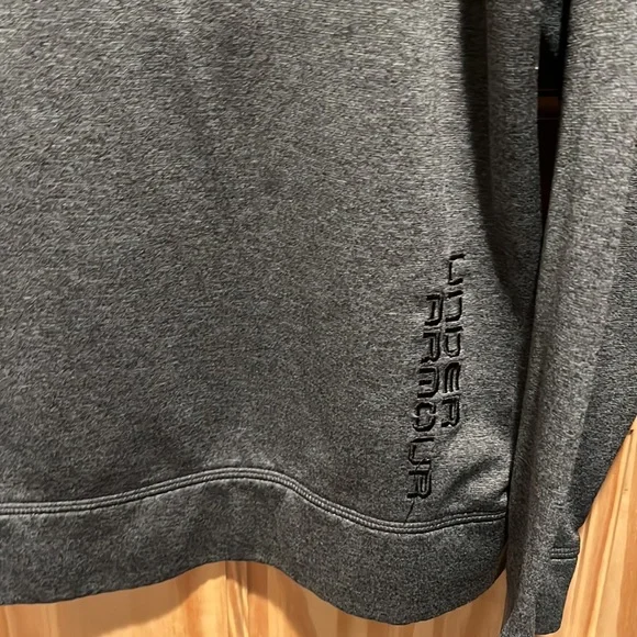 Under armor sweatshirt - Picture 5 of 6